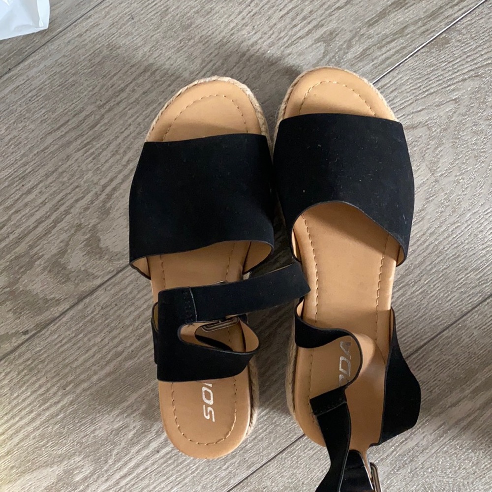 Platform sandals